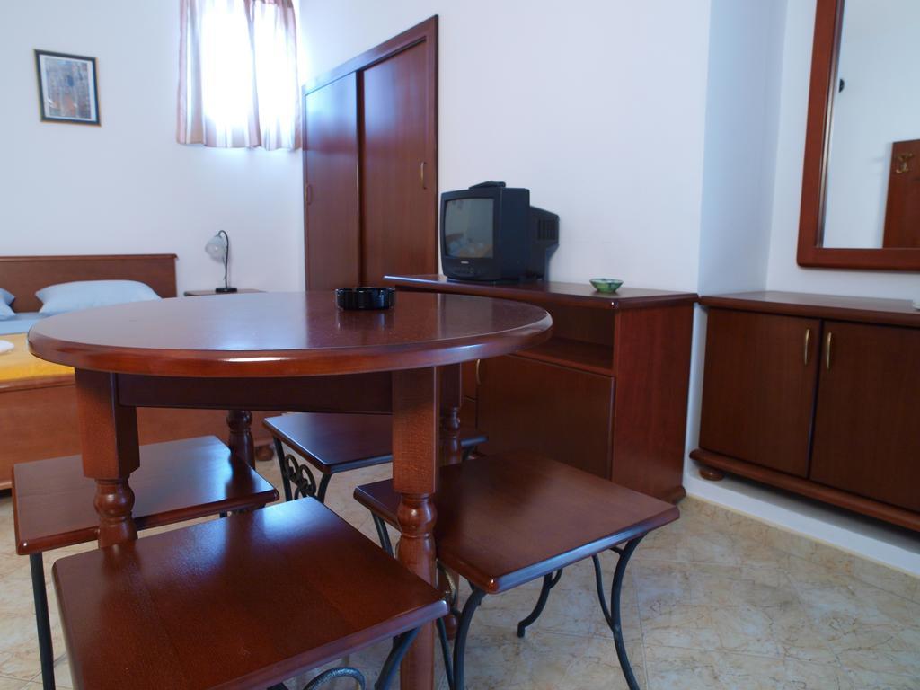 Apartments Obala Dragovic Petrovac Rom bilde